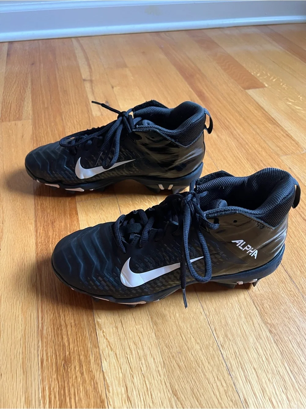 Black & White Nike Alpha FastFlex Football Cleats size 5.5 Wide